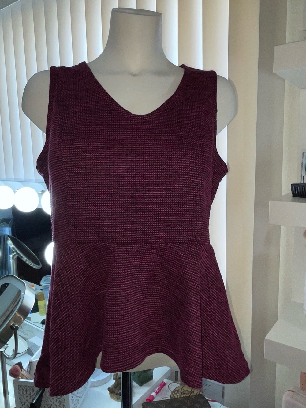 Elle Sleeveless V-Neck Peplum Tank Top in Burgundy